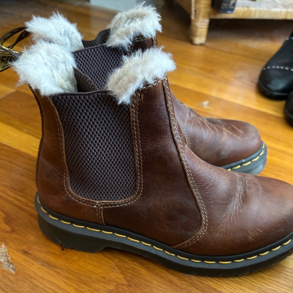 Women’s doc martens fur lines Chelsea boots